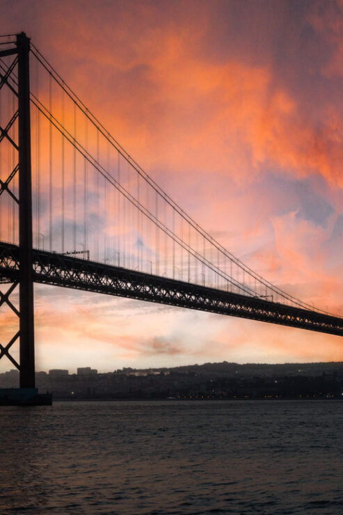 Lisbon: Night Beats Party Cruise With Live DJ and 2 Shots - Highlights of the Experience