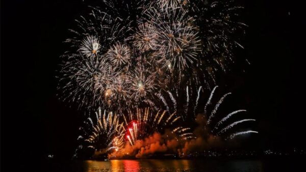 Lisbon: NYE Fireworks Private Sailing Tour With Champagne - Meeting Point and Transportation