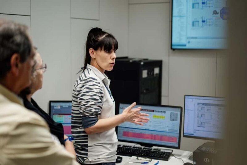 Lisbon: Oceanário de Lisboa Guided Tour & Behind the Scenes - Privileged Views and Exclusive Areas
