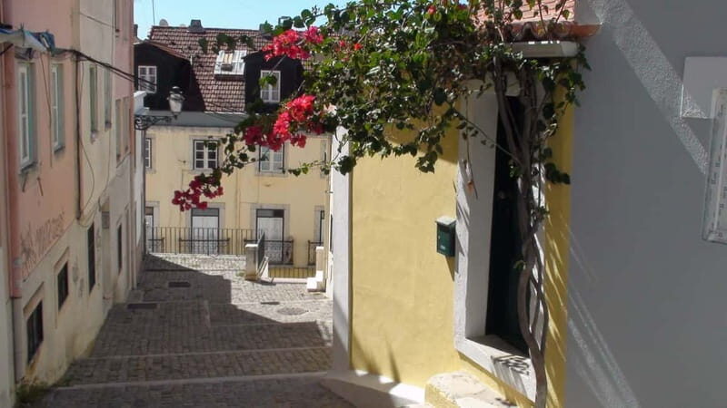 Lisbon: Off the beaten path Downtown Walk with a Local - Good To Know