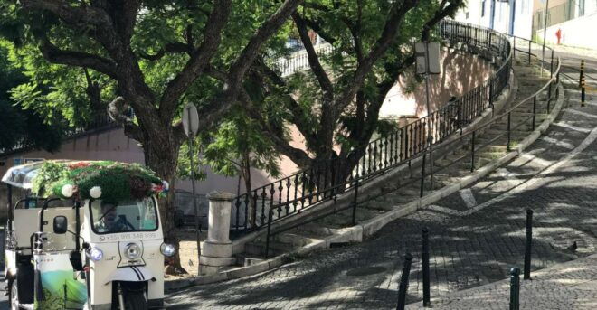 Lisbon: Old City Standard Private Guided Tour by Tuk-Tuk - Description