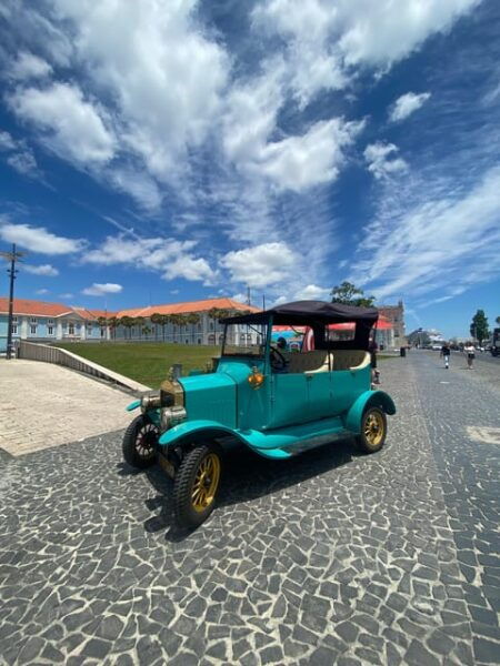 Lisbon: Old Town and Chiado Vintage Car Tour - Panoramic Views and Architectural Gems