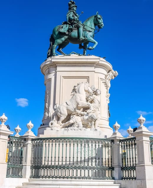 Lisbon: Old Town Tour by Eco TukTuK - Experience Highlights