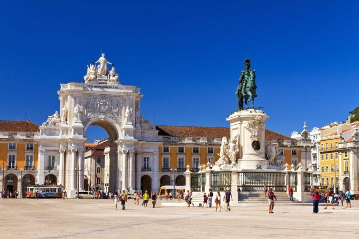 Lisbon: Old Town Walking Tour with River Cruise Tickets - FAQs