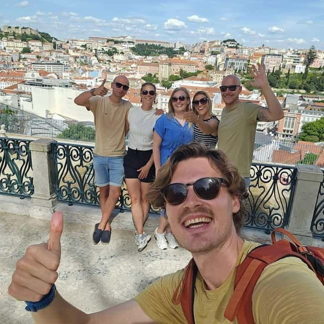 Lisbon on foot: From the hills to the river - Dutch guide - Why choose this Lisbon walking tour?