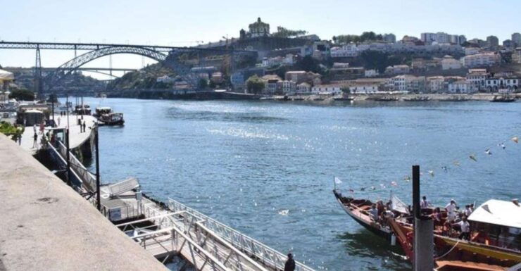 Lisbon: One Way Transfer To/From Madrid - Flexible Cancellation Policy