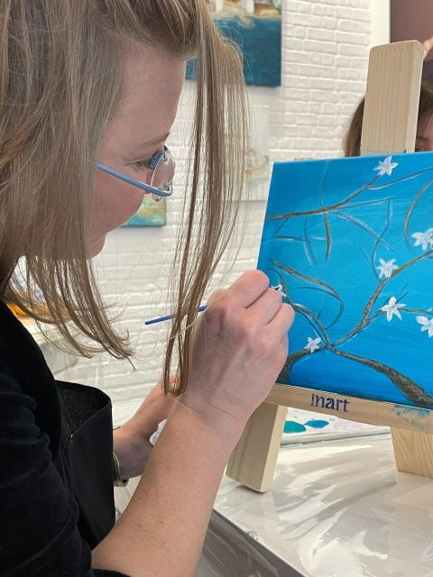 Lisbon: Paint and Sip in an Art Gallery With Portuguese Wine - Artistic Experience in Lisbon