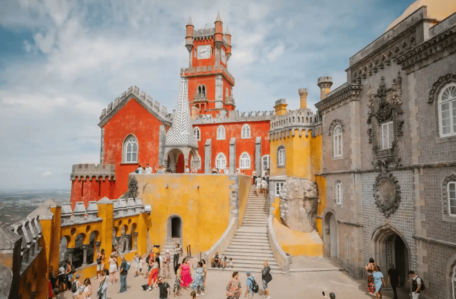 Lisbon: Pena Palace, Sintra, Cabo Da Roca, and Cascais Tour - Customer Reviews