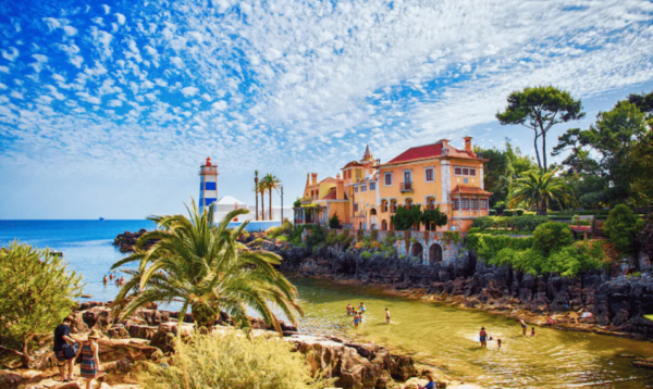 Lisbon: Pena Palace, Sintra, Cabo Da Roca, and Cascais Tour - Exploring Pena Palace