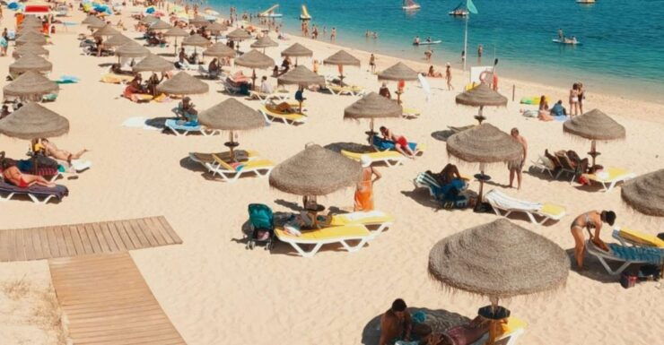 Lisbon Pick-up: VIP Arrábida Kayak & Beach Lounge - Description
