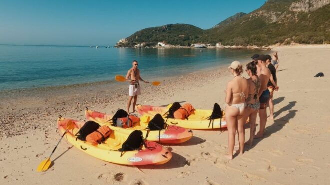 Lisbon Pick-up: VIP Arrábida Kayak & Beach Lounge - Meeting Point
