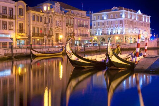 Lisbon-Porto Transfer Stopping in Óbidos, Nazaré, and Aveiro - Itinerary Highlights