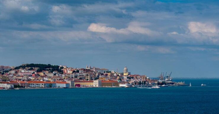 Lisbon: Private Cacilhas and Almada Walking Photo Tour - Tour Details