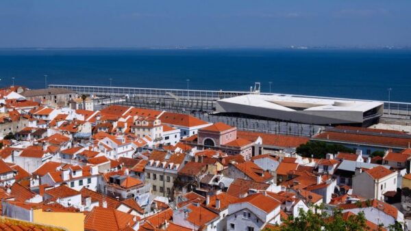 Lisbon: Private City Tour by Tuk-Tuk - Starting Location: Time Out Market