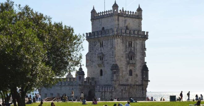 Lisbon: Private City Tour With a Boat River Crossing - Tour Experience