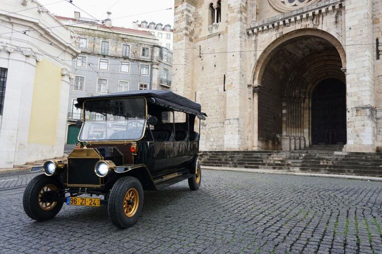 Lisbon: Private Guided Tuk-Tuk Tour with Hotel Pickup - Value for Money
