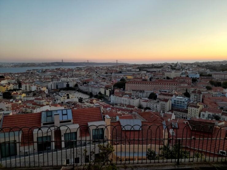 Lisbon: Private Highlights Tuk-Tuk Tour With Tapas and Wine - Good To Know