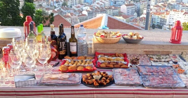 Lisbon: Private Highlights Tuk-Tuk Tour With Tapas and Wine - Experience Highlights