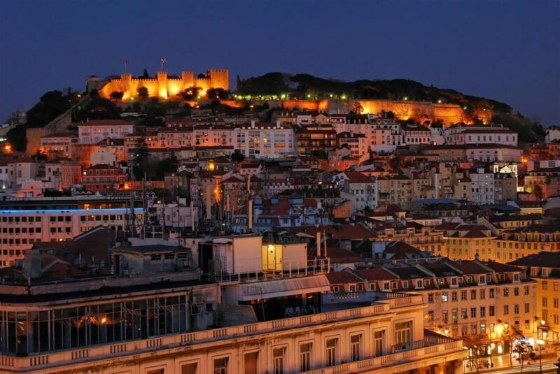 Lisbon: Private Lisbon by Night Tour with Local Guide - Who Should Consider This Tour?