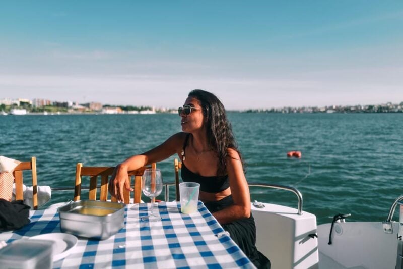 Lisbon: Private Luxury Catamaran Tour with Welcome Drink - The Itinerary and Key Stops