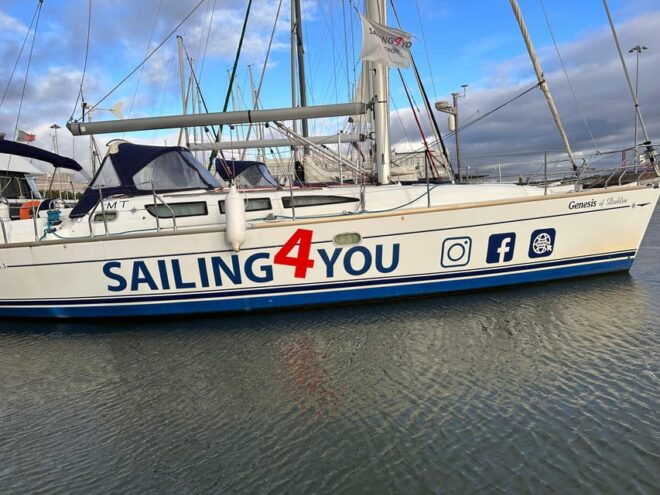 Lisbon: Private Sailboat Tour - Language Options