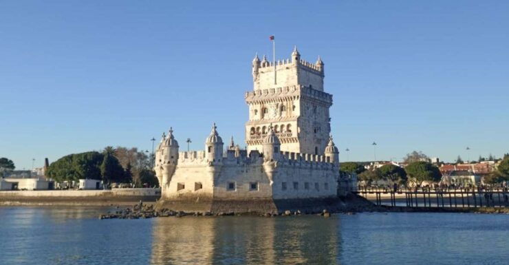 Lisbon: Private Sailboat Tour With Welcome Drink - Booking Information