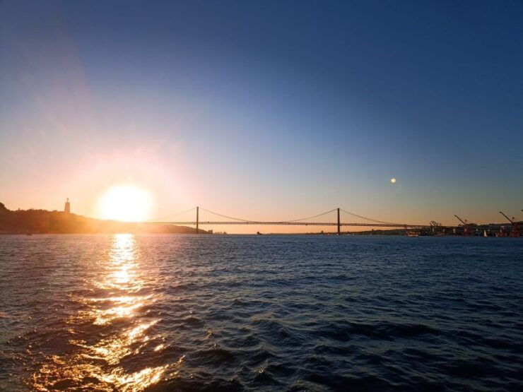 Lisbon: Private Sailboat Tour With Welcome Drink - Experience Highlights