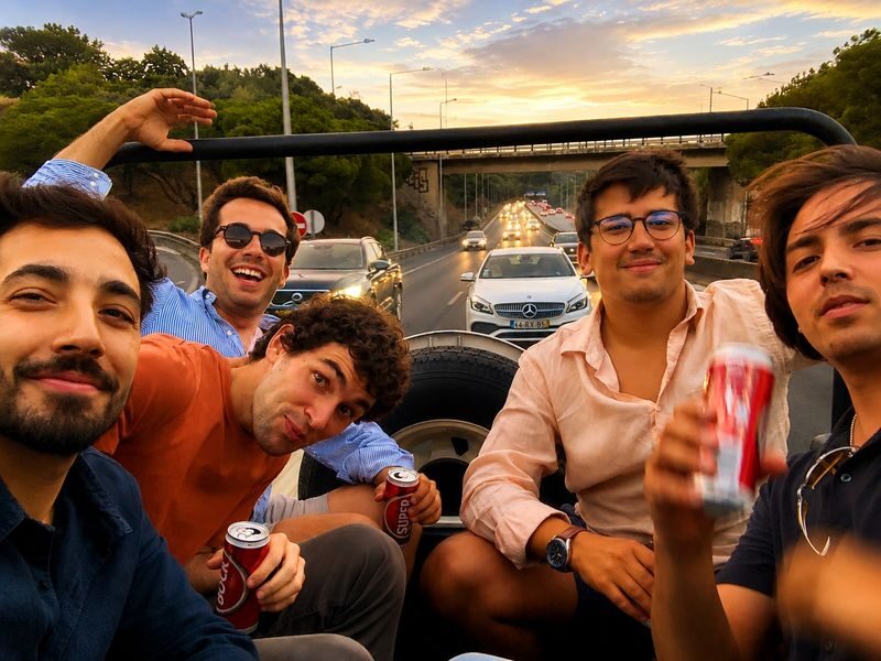 LISBON PRIVATE SUNSET to NIGHT TOUR in vintage jeep with FOOD&DRINKS - A personal guide makes the difference