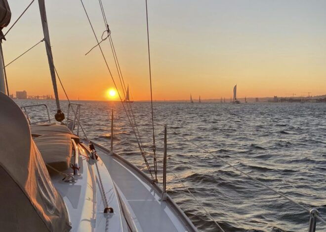 Lisbon: Private Tagus River Sunset Cruise on a Luxury Boat - Review Summary