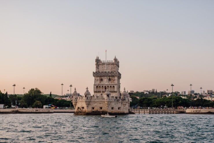 Lisbon: Private Tejo River Boat Tour for up to 4 People - Booking Information