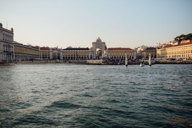 Lisbon: Private Tejo River Boat Tour for up to 4 People - Tour Highlights