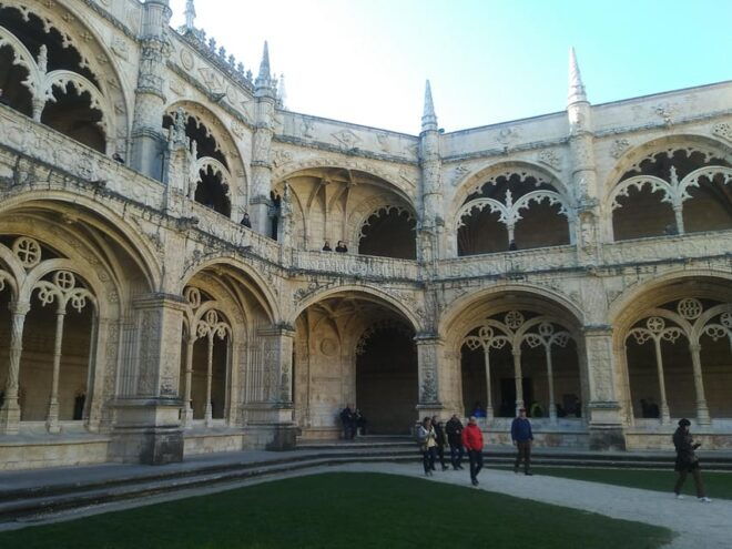 Lisbon Private Tour Half Day - Transportation and Group Size