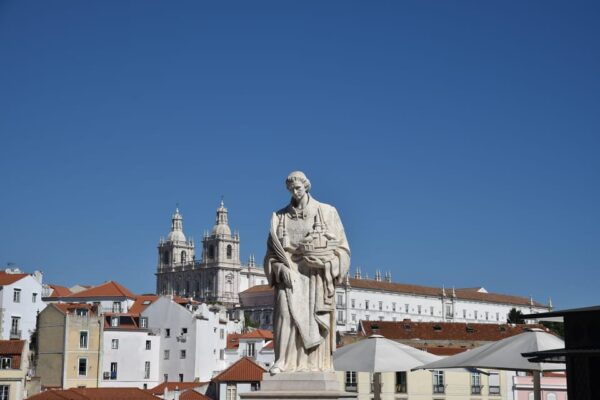 Lisbon Private Tour in Spanish - Cancellation and Reservations
