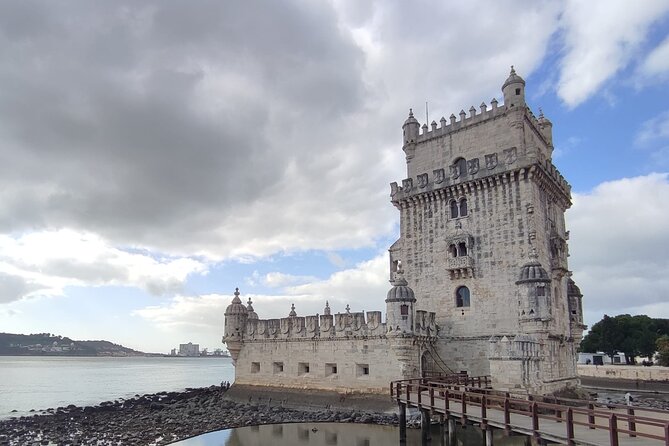Lisbon Private Tour With a Local Guide - Meeting and Pickup Details