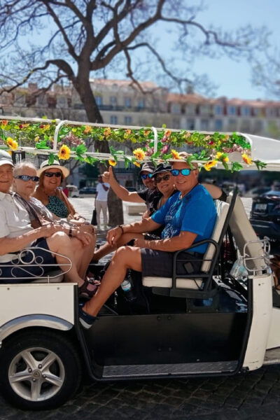 Lisbon: Private Tuk Tuk Tour Historical Old City Sightseeing - Meeting Point
