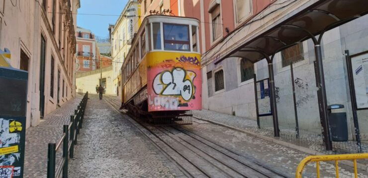 Lisbon: Private Tuk-Tuk Tour - Experience Highlights