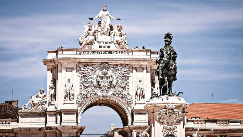 Lisbon: Private Tuktuk Tour with History & Music - Who Would Love This Tour?