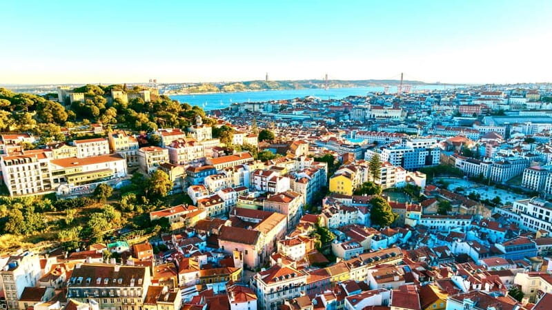 Lisbon: Private Tuktuk Tour with History & Music - FAQ