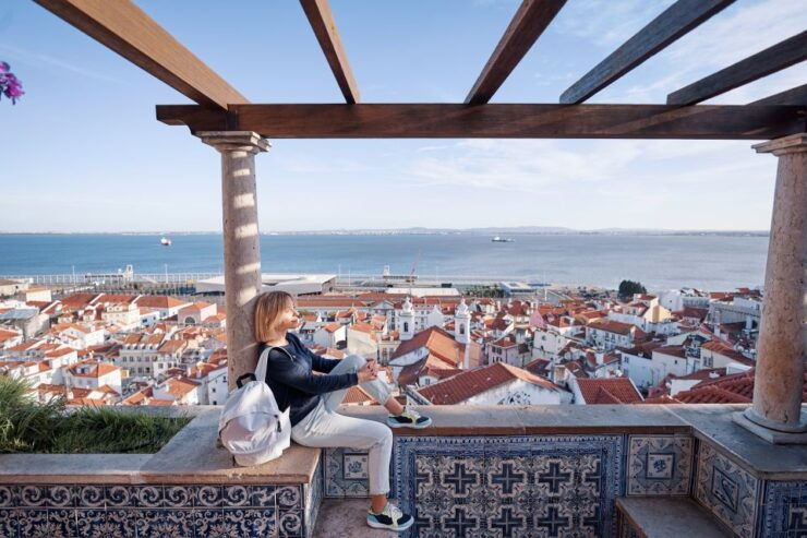 Lisbon: Professional Photoshoot at Alfama - Booking Information