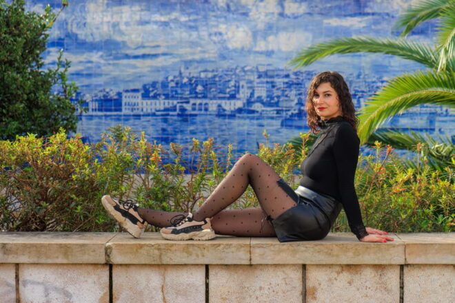 Lisbon: Professional Photoshoot in Alfama - Photographers Role