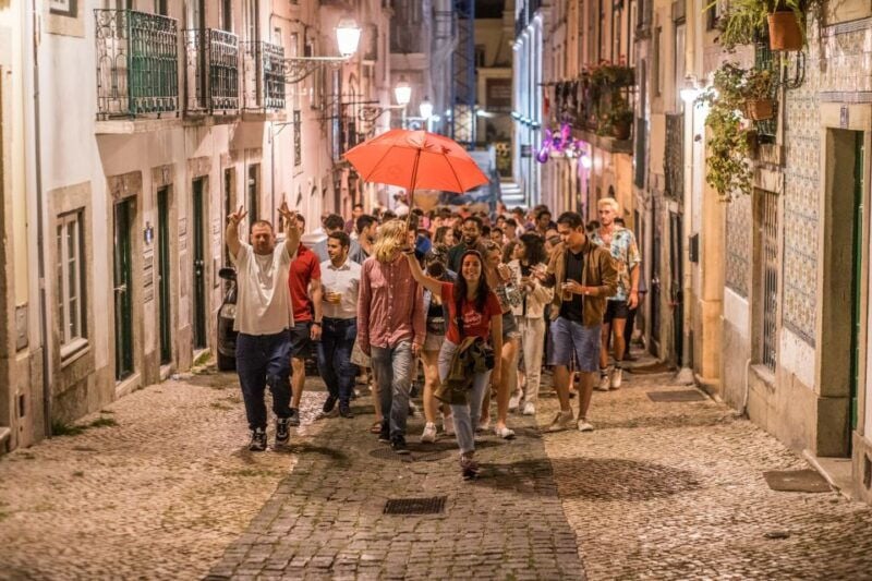 Lisbon: Pub Crawl with Open Bar and VIP Club Entry - Good To Know
