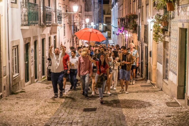 Lisbon: Pub Crawl With Open Bar and VIP Club Entry - Activity Details