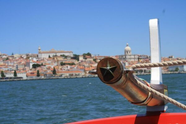 Lisbon: River Tagus Sightseeing Cruise in Traditional Vessel - Overall Rating