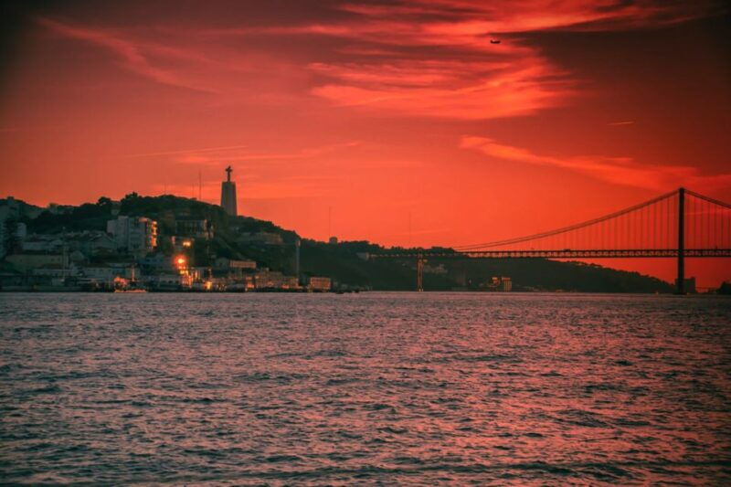 Lisbon: Sailboat Tour w/ Local Guide and Open Bar Green Wine - The Itinerary and Highlights