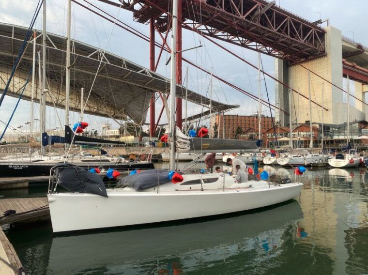Lisbon: Sailboat Tour w/ Local Guide and Open Bar Green Wine - The Overall Value