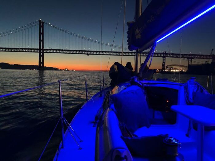 Lisbon: Sailboat Tour w/ Local Guide and Open Bar Green Wine - Who Should Consider This Tour?