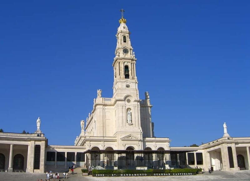 Lisbon: Sanctuary of Our Lady of Fátima Guided Tour - The Via Sacra and Valinhos Chapel