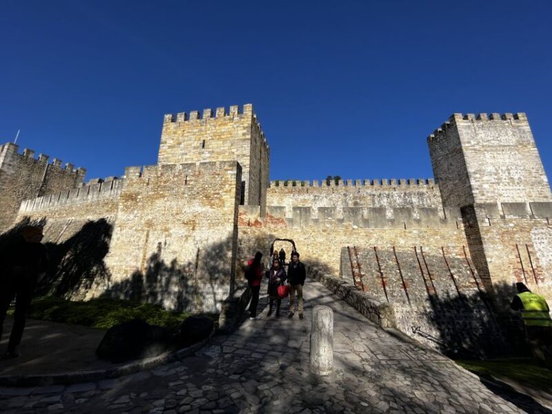 Lisbon: São Jorge Castle Skip-the-Line Ticket & Guided Tour - Guide Quality and Personal Insights