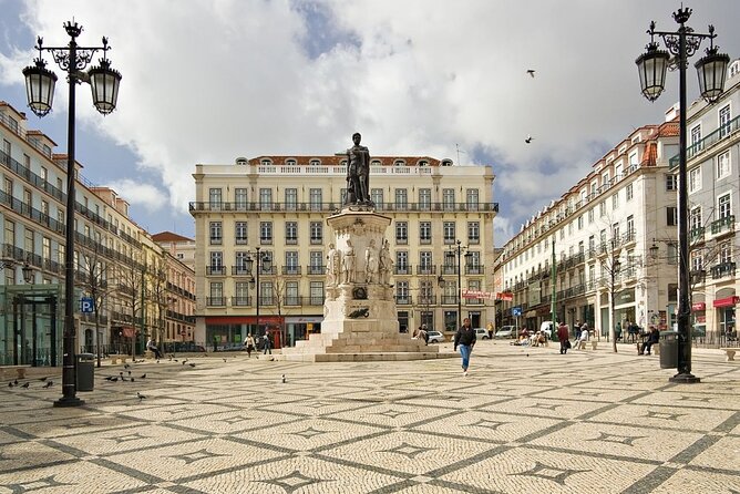 Lisbon Scavenger Hunt: Princes, Poets, Playwrights & Promenades - Literary Figures and Inspirations