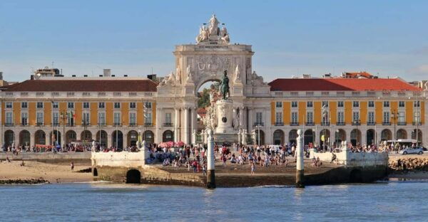 Lisbon: Self-Guided Audio Tour in 5 Languages - Customer Reviews and Ratings
